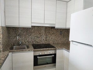 冰箱、微波炉、烤箱、茶具/咖啡用具