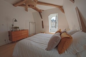 8 bedrooms, iron/ironing board, travel cot, WiFi