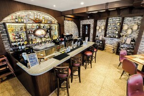 Bar (on property) - Cebu Quincentennial Hotel (Cebu City)