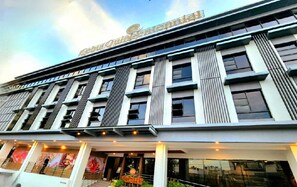 Exterior - Cebu Quincentennial Hotel (Cebu City)