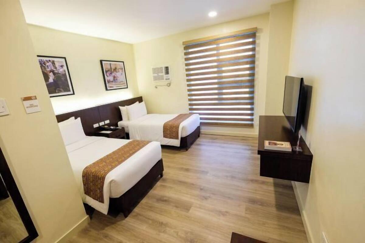 In-room safe, desk, iron/ironing board (on request), WiFi (free)