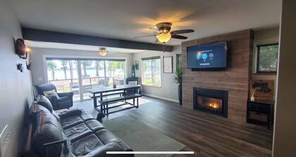 Middle of the Action on Detroit Lake!