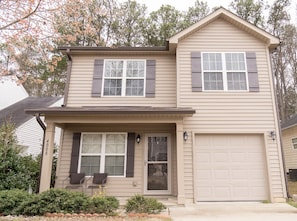 Exterior - Beautiful spacious 4 bedroom house , sleeps 10+ (Raleigh)