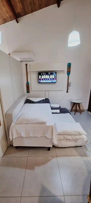 1 chambre, fer et planche à repasser, Wi-Fi, literie fournie