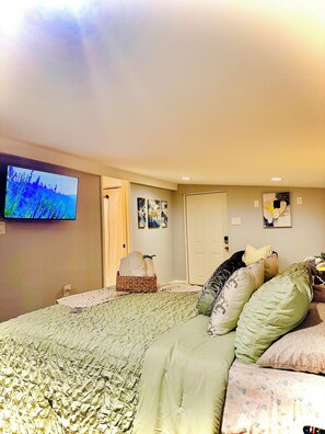 2 bedrooms, in-room safe, desk, travel crib
