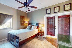 2 bedrooms, iron/ironing board, Internet, bed sheets