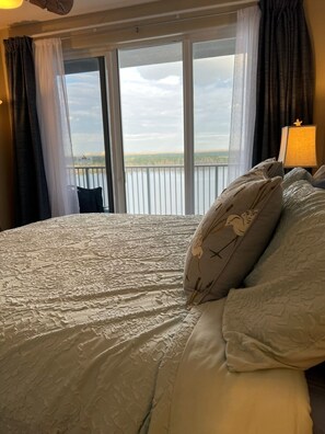 2 bedrooms, iron/ironing board, travel cot, WiFi