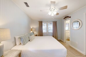 3 bedrooms, iron/ironing board, Internet, bed sheets