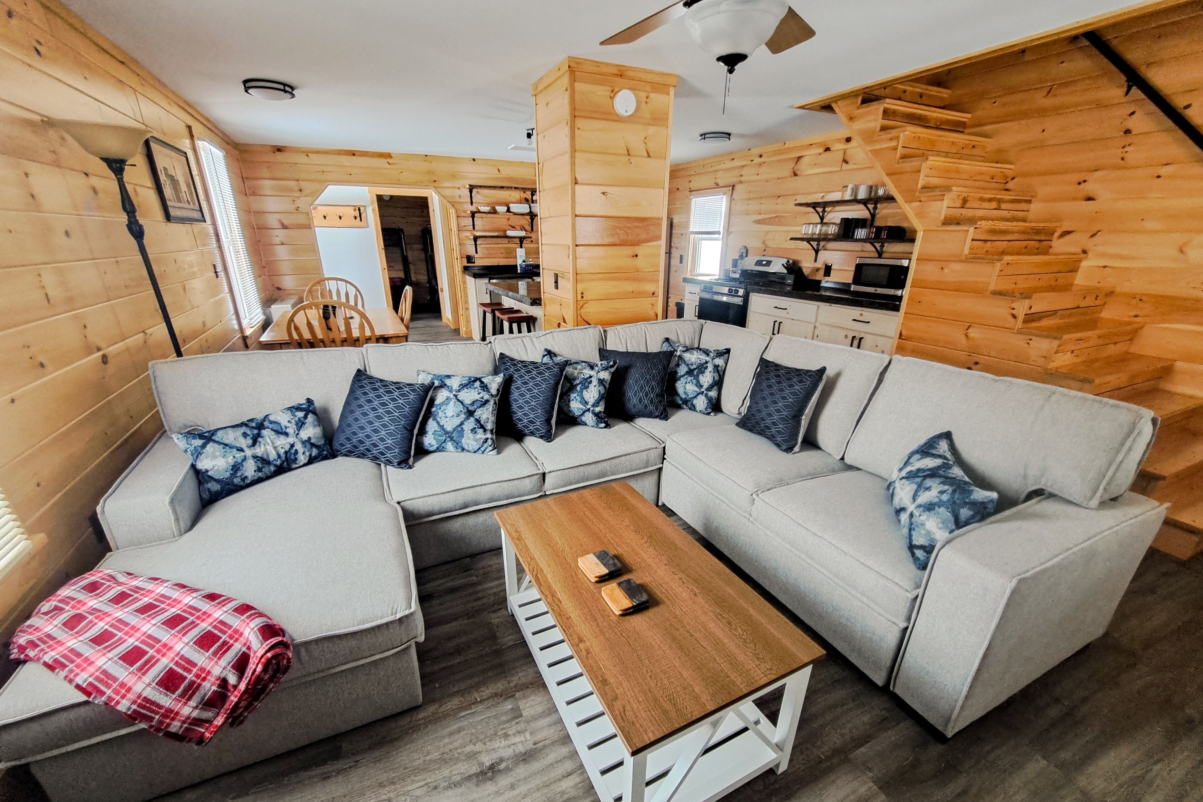 Delightful dog-friendly home with deck, gas grill, & kitchen - close to lake