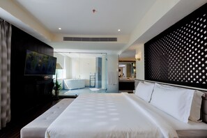 Premium bedding, pillowtop beds, minibar, in-room safe - SQUARE hotel (Lalitpur)