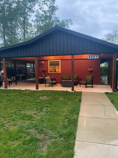 Private cabin that sits on fenced in one acre lot. (Dog friendly)