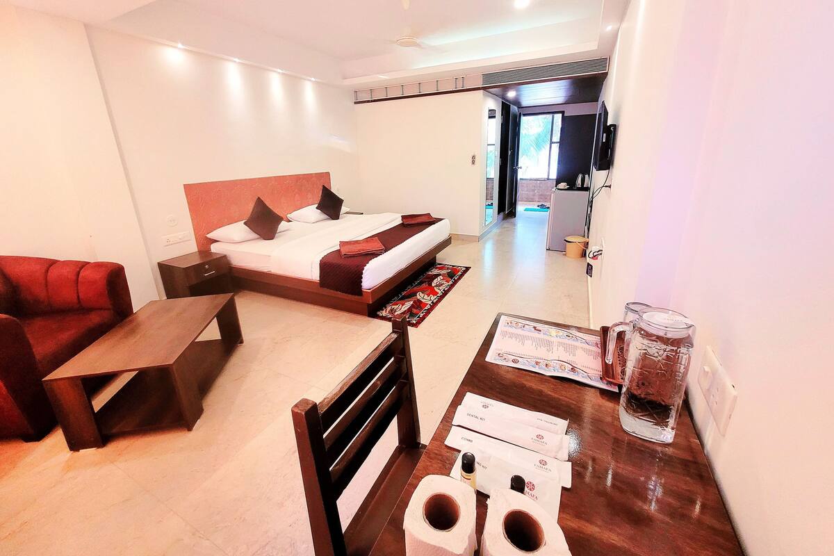 Egyptian cotton sheets, premium bedding, down duvets, pillow-top beds