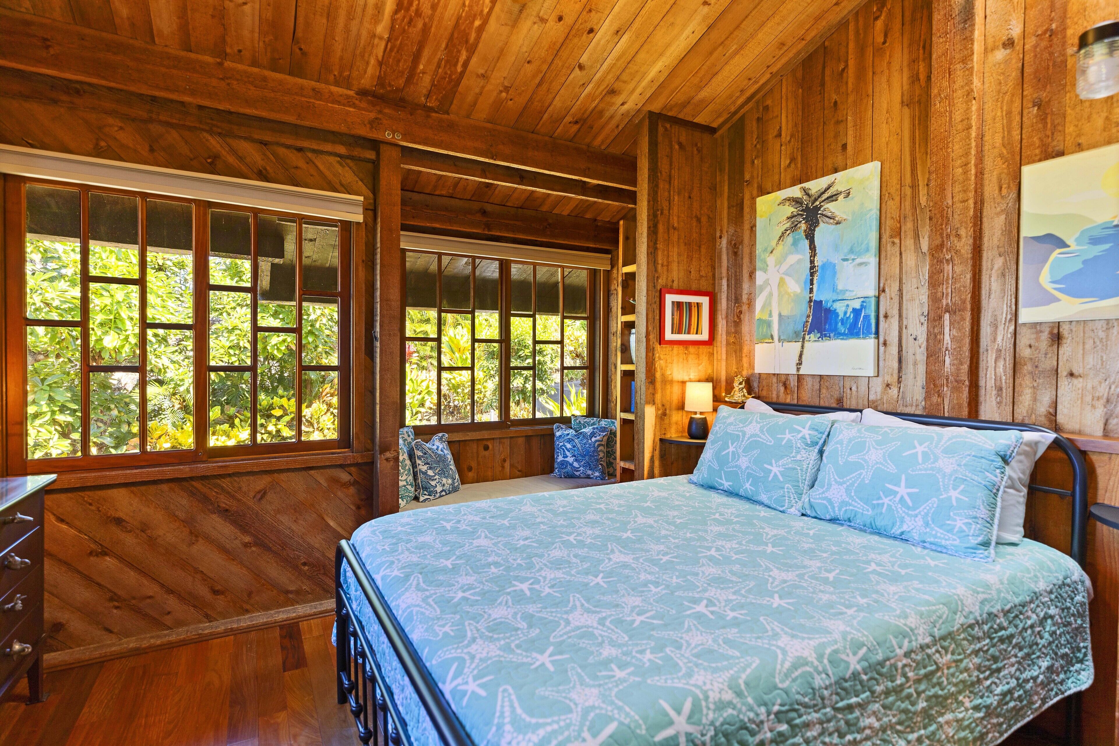 4 bedrooms, in-room safe, desk, iron/ironing board