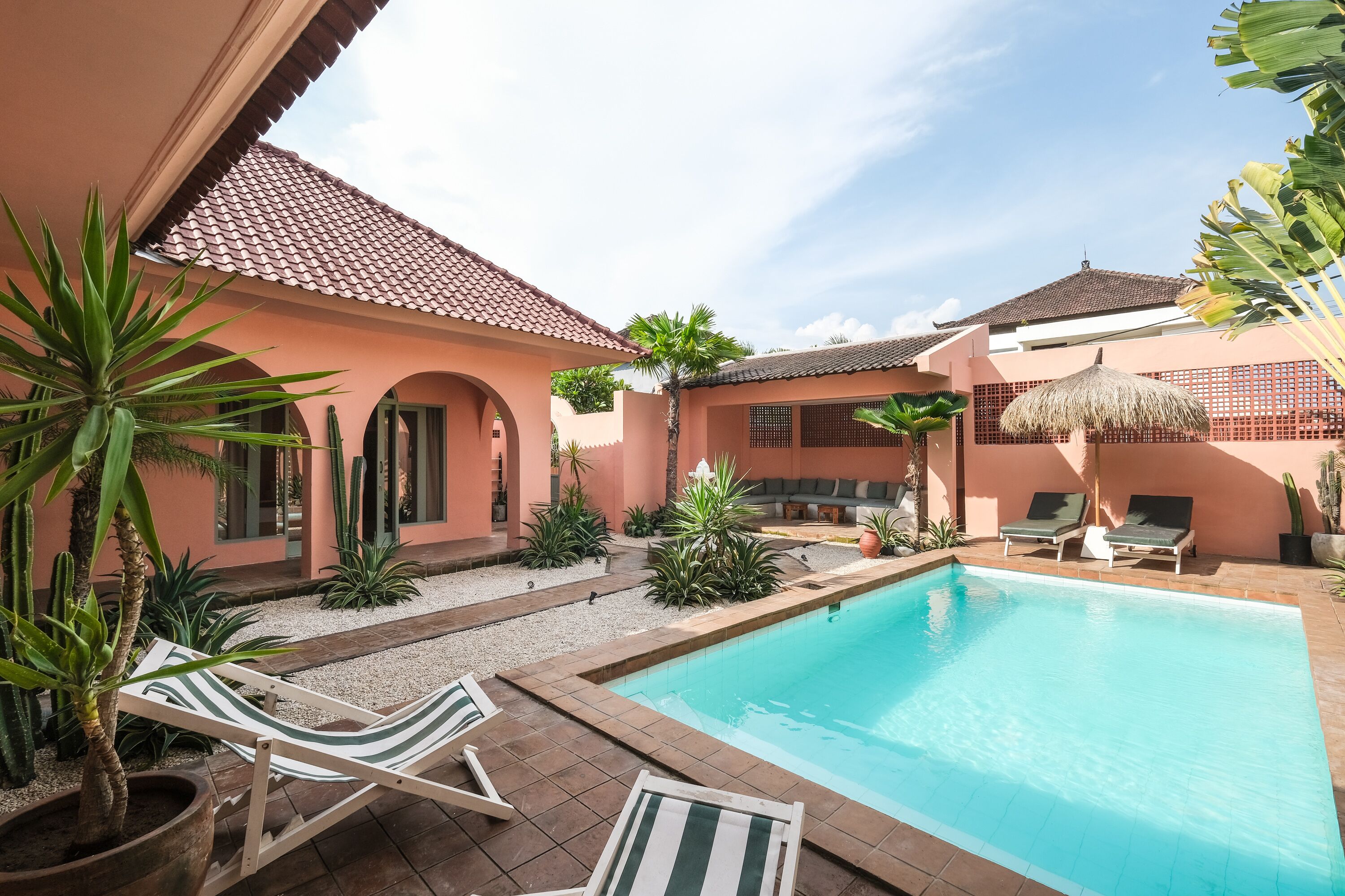 Kolam renang outdoor