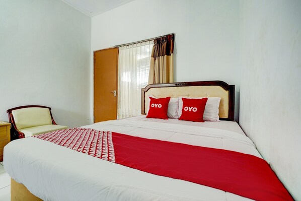 Deluxe Double Room | Desk, free WiFi, bed sheets