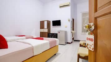 Superior Twin Room | Desk, free WiFi, bed sheets