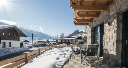 Luxury lodge with sauna near Zell am See