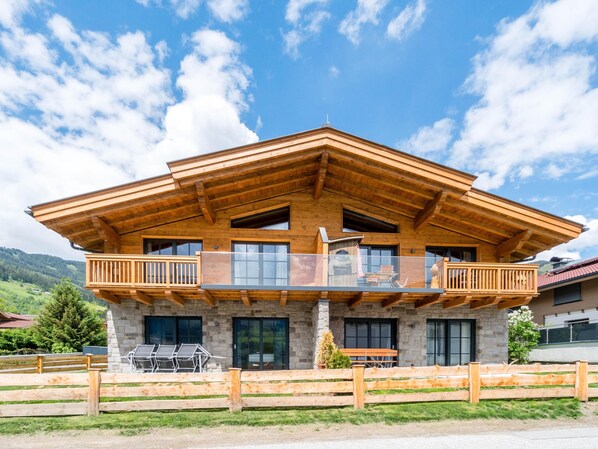 Exterior - Luxury lodge with sauna near Zell am See (Piesendorf)
