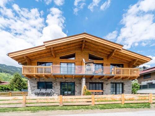 Luxury lodge with sauna near Zell am See