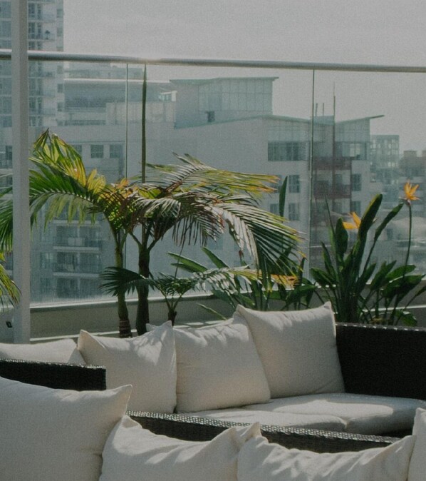 Property grounds - Lovely FiDi Studio w/ Elevator, Gym & Doorman, near Wall St, by Blueground (Downtown)