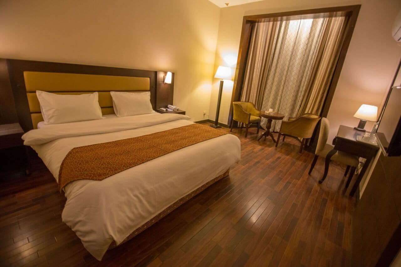 Soundproofing, free WiFi, bed sheets