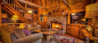 Aska Adventure Cabin on 3 Acres • Hot Tub • Screened Decks • Game Loft
