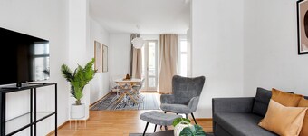 Sanders Constantin - Chic 2-Bdr Apt with Balcony
