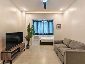 Suite studio Standard, 1 grand lit, non-fumeur | Couette en duvet, accĂšs au Wi-Fi (inclus)