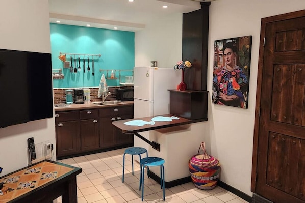 Refrigerador y utensilios de cocina