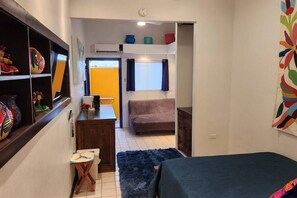 2 Schlafzimmer, Schreibtisch, Bügeleisen/Bügelbrett, WLAN