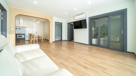 2 habitaciones y wifi gratis . Namhae U9stay
