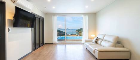 Basic Room, 2 Bedrooms (U9STAY) | 2 bedrooms, WiFi (free)