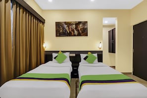 Premium Room | Desk, iron/ironing board, bed sheets