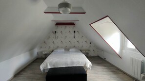 2 bedrooms, travel cot, WiFi, bed sheets - Stone house 10 minutes from the beach (Plufur)