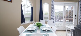 Unwind & Witness the Aurora: Ellie's Alaskan Chalet