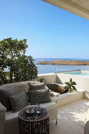 Harmony Hydra Room | Balkong