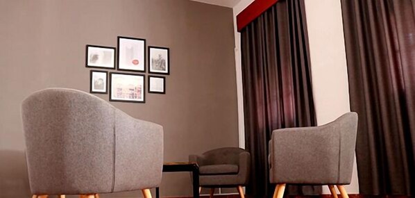 Televisión de pantalla plana de 25 pulgadas con canales vía satélite