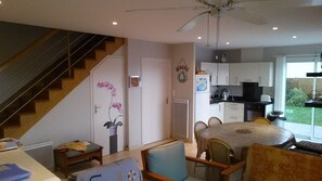 Fridge, microwave, oven, stovetop - House with heated pool, all comforts, 500 m from the beach (Sarzeau)
