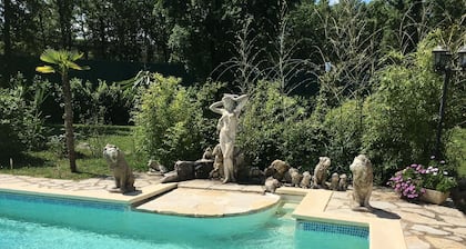 2 rooms very kitsch in villa