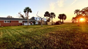 Exterior - Family Reunion Estate for 23 with pool and incredible island views. (St. Marys)