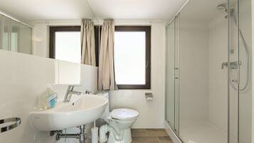 Doccia, asciugacapelli, asciugamani