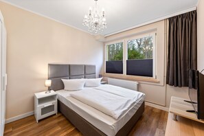 2 bedrooms, iron/ironing board, WiFi, bed sheets