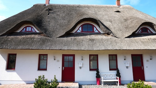 BODDENgut - Holiday home "Uferschwalbe" directly in nature