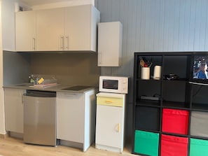 Fridge, microwave, dishwasher