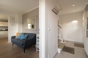 TV, fireplace, DVD player, stereo