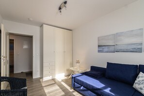 Fernseher, Stereoanlage
