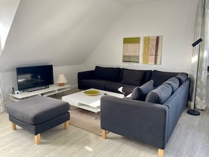 Fernseher, Stereoanlage