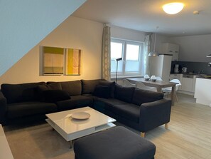 Fernseher, Stereoanlage