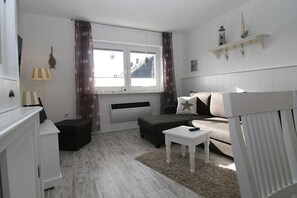 Fernseher, DVD-Player, Stereoanlage