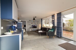 Fernseher, Stereoanlage